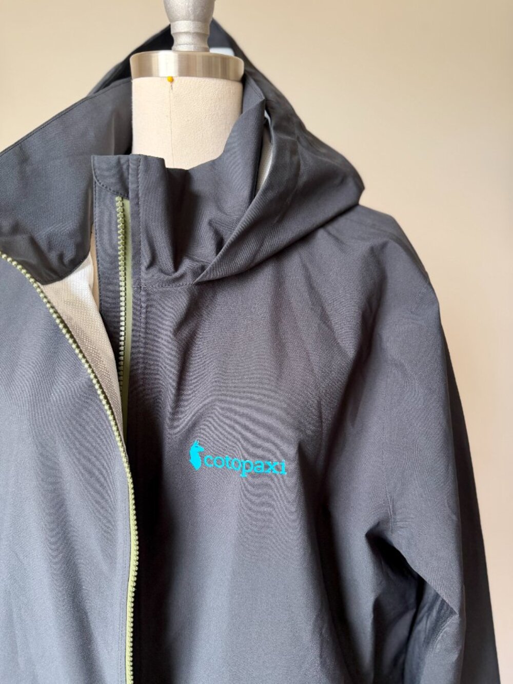 Cotopaxi Cielo Rain Trench XXL | Waterproof Recycled Jacket | Long Rain Coat - Picture 9 of 9